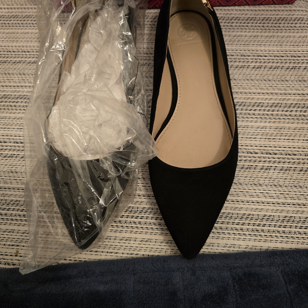Tory Burch Black Flats Sleek Suede Minimalist Design-leather Insoles & Sole